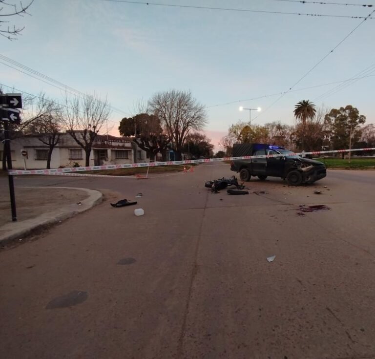 Un joven de Bragado quedó internado en terapia intensiva tras un choque con un móvil policial