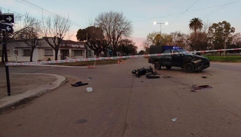 Un joven de Bragado quedó internado en terapia intensiva tras un choque con un móvil policial
