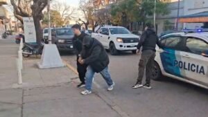 Asaltaron a un camionero en una estación de servicio de Bragado y detuvieron a un sospechoso